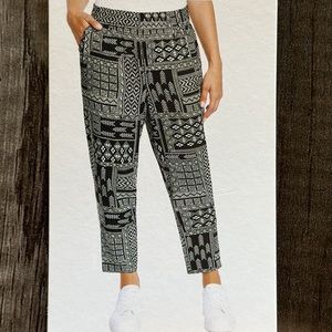 JESSICA SIMPSON | pull on printed pants M